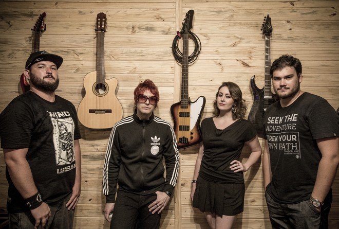 A banda Stardust Rock em estúdio | Hugo Harada/Gazeta do Povo