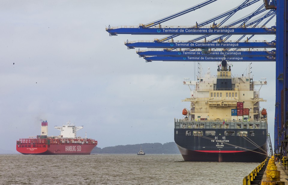 A dragagem ocorrerá em três áreas que permitem o acesso de navios – Galheta, bacia de evolução e berço público do Porto – numa extensão de aproximadamente 45 quilômetros. | Hugo Harada/Gazeta do Povo