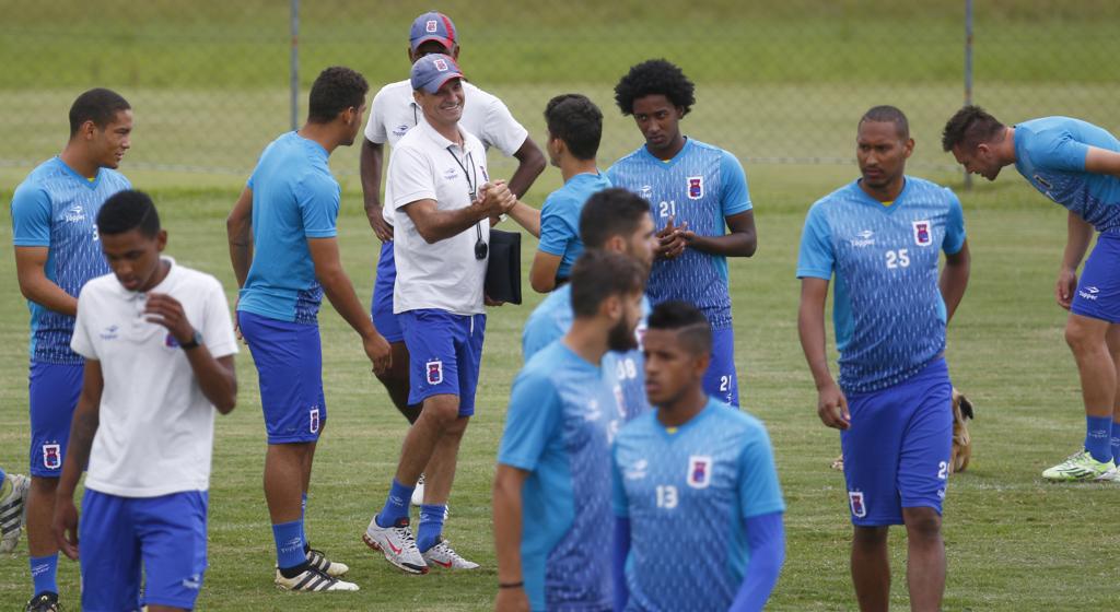 Técnico do Paraná, Wagner Lopes, mostra confiança no time paranista, mas quer evitar pressão extra nos ombros dos jogadores. | Aniele Nascimento/Gazeta do Povo