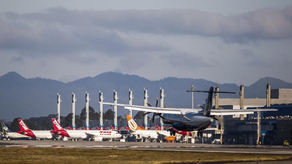 Debate sobre o aumento da participação estrangeira nas aéreas atravessa governos, mas nunca caminhou até hoje | Daniel Castellano/Gazeta do Povo