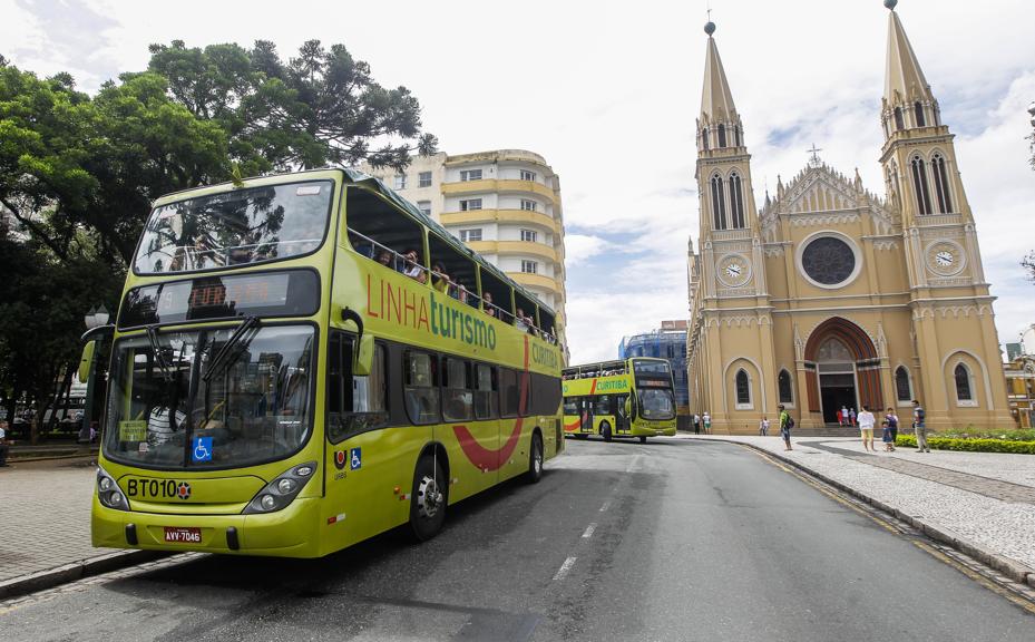 Pela decisão do TCE-PR, tarifa da linha turismo deve baixar de R$ 45 para R$ 40. | Daniel Castellano / AGP/Daniel Castellano / AGP