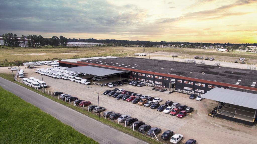 Eurolaf , empresa paranaense faz transformação de veículos em ambulãncias e viaturas, investe R$ 32 milhões na construção de duas novas fábricas. Na foto, a unidade atual, em São José dos Pinhais. | Eurolaf/Divulgação