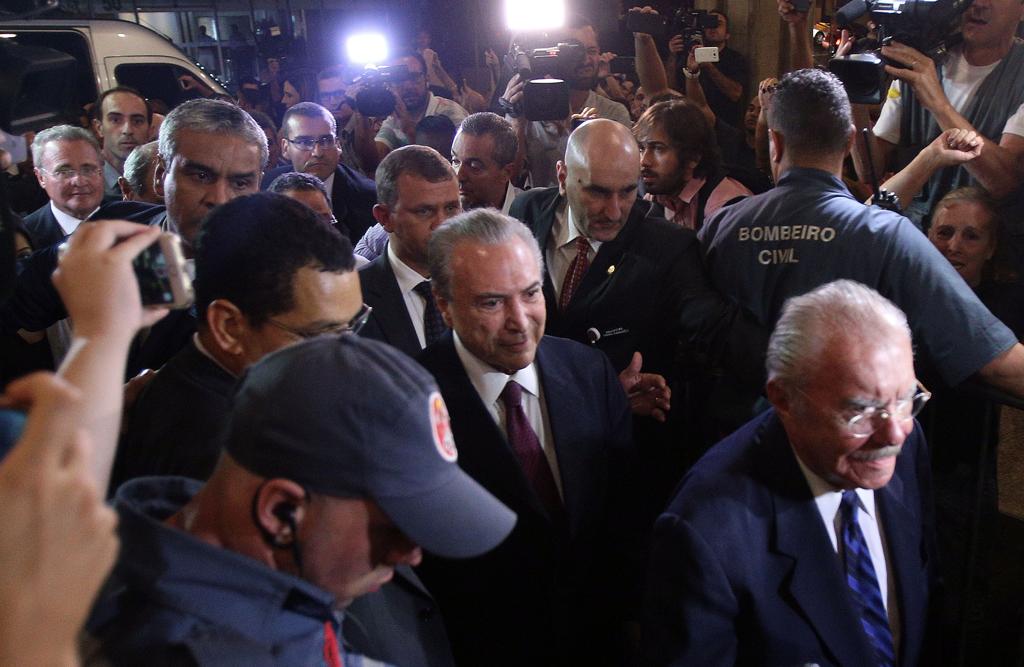 Temer passa por multidão ao entrar no Hospital Sírio-Libanês | J.F.DIORIO/ESTADÃO CONTEÚDO