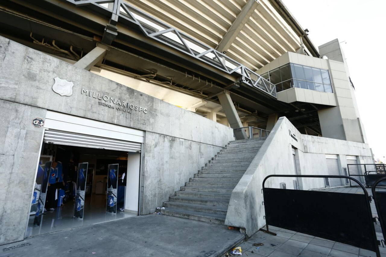 Estádio El Campín e a loja oficial do Millonarios: treino fechado. | Hugo Harada, enviado especial/Gazeta do Povo