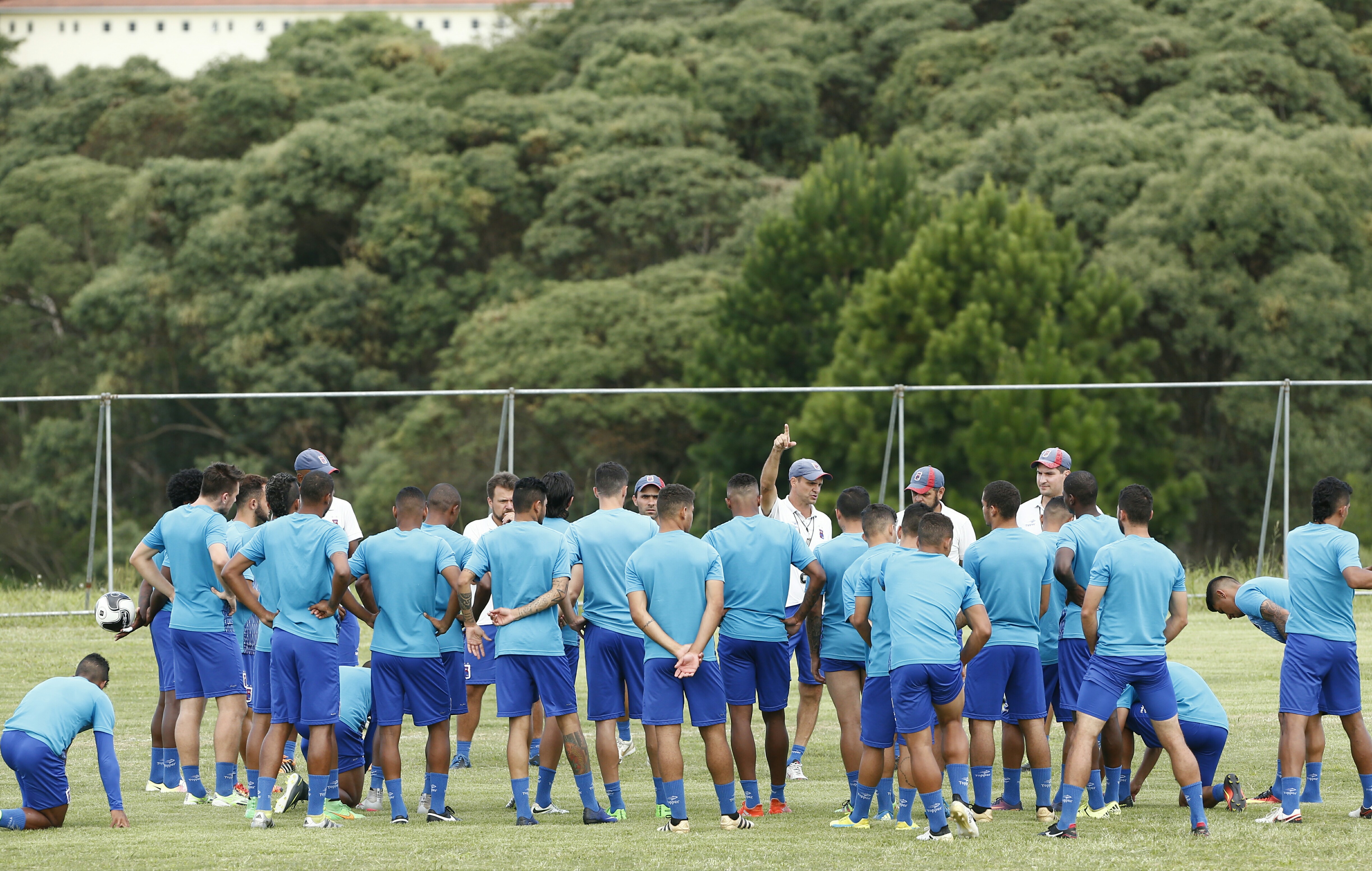Elenco paranista no treino desta quarta-feira (15), no Ninho da Gralha. | Hugo Harada/Gazeta do Povo