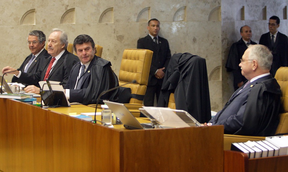 Cadeira de Teori Zavascki vazia, com sua toga | Nelson Jr./SCO/STF