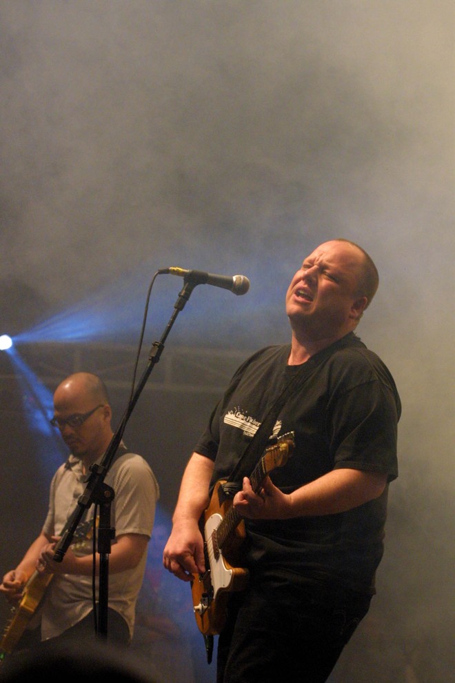 Pixies em 2004 na Pedreira: um dos shows mais inesquecíveis da história de Curitiba. | Marcelo Elias/Gazeta do Povo