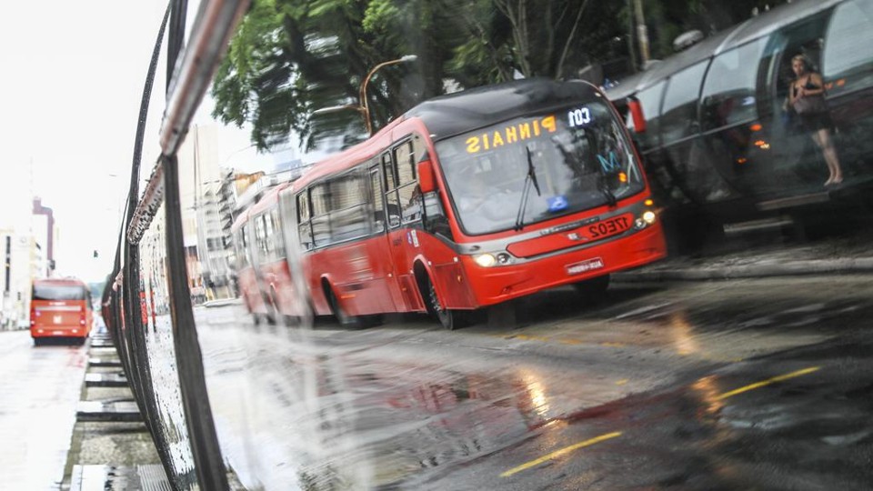 Com R$ 4,25, tarifa de Curitiba é a mais alta entre as capitais | Daniel Castellano/Gazeta do Povo
