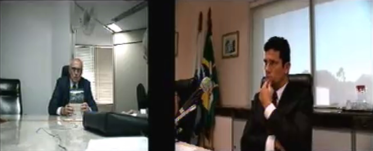 Suplicy mostra o livro ao juiz Sergio Moro | Reprodução/Vídeo