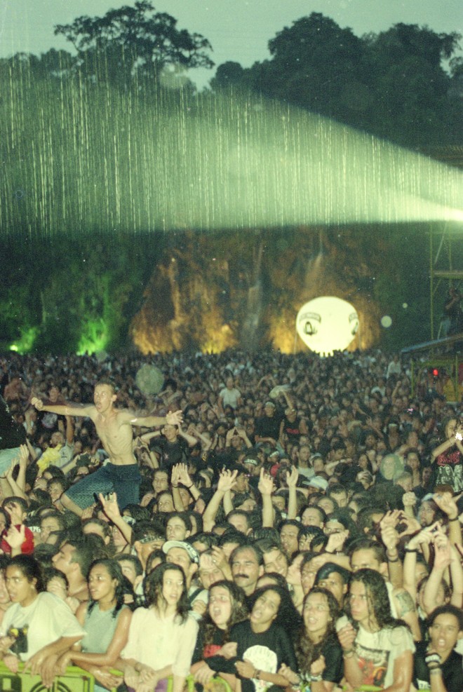 12 de novembro de 1994: Ramones, Sepultura, Raimundos e Viper na Pedreira Paulo Leminski. | Antonio Costa/Arquivo Gazeta do Povo