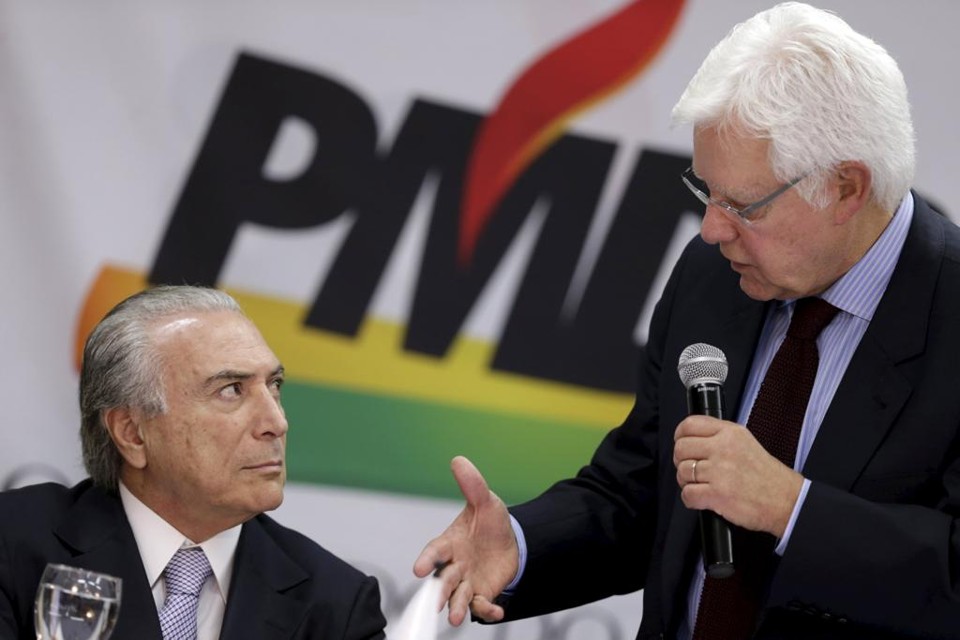 Temer com Moreira Franco, um dos ministros investigados na Lava Jato. | Ueslei Marcelino/Reuters
