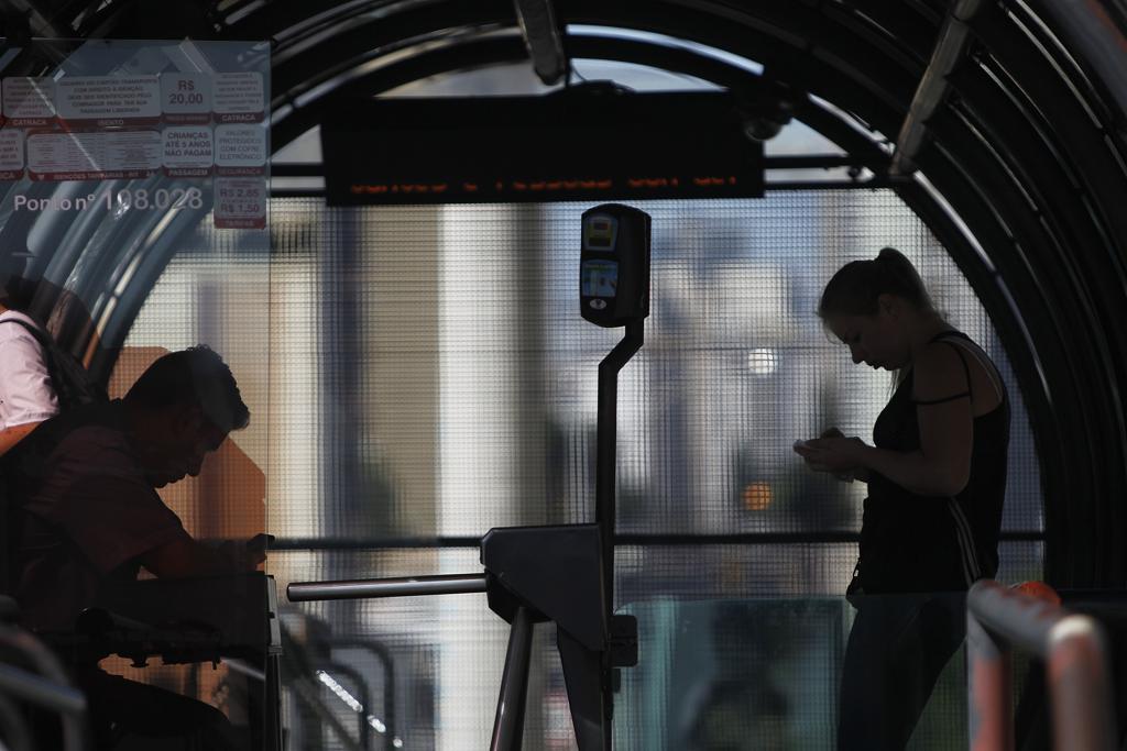 Para Sindicato dos Motoristas e Cobradores, salário em dia está ligado ao aumento da passagem. | JONATHAN CAMPOS/GAZETA DO POVO
