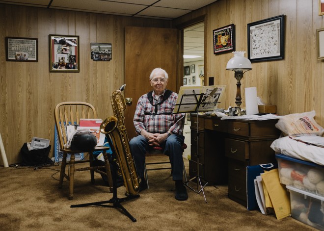George Blinick e seu saxofone | Lyndon French/NYT