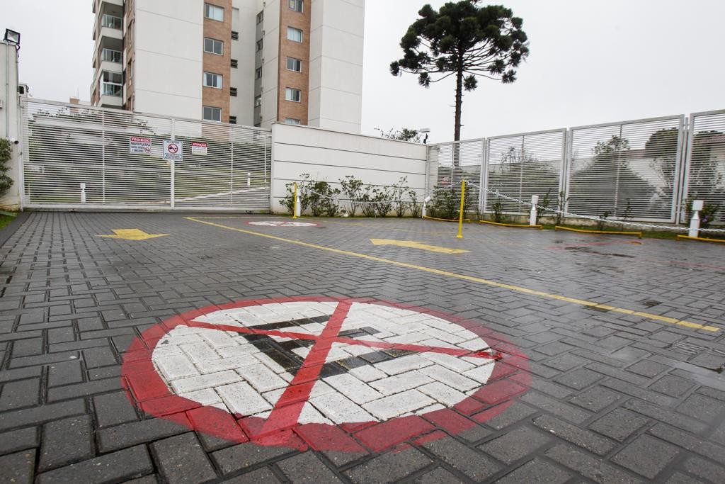 Autor da ação ficou por mais de uma hora procurando dono de  veículo que foi estacionado na frente de sua garagem. Imagem ilustrativa.