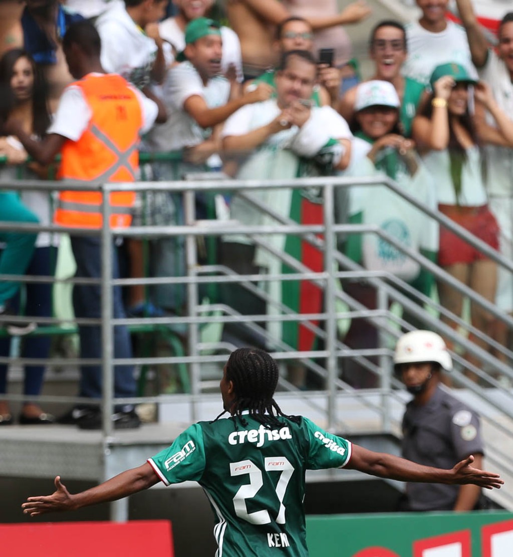 Keno  abriu o placar para o Palmeiras