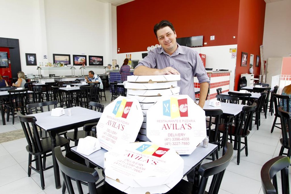 Há cursos de curta e longa duração para empreender.  Depois de buscar emprego formal por meses, Raphael D´Avila enxergou no empreendedorismo uma saída. | Antônio More/Gazeta do Povo