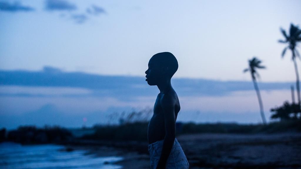“Moonlight” é centrado na história de Chiron. garoto de um bairro de Miami tomado pela epidemia de crack.
