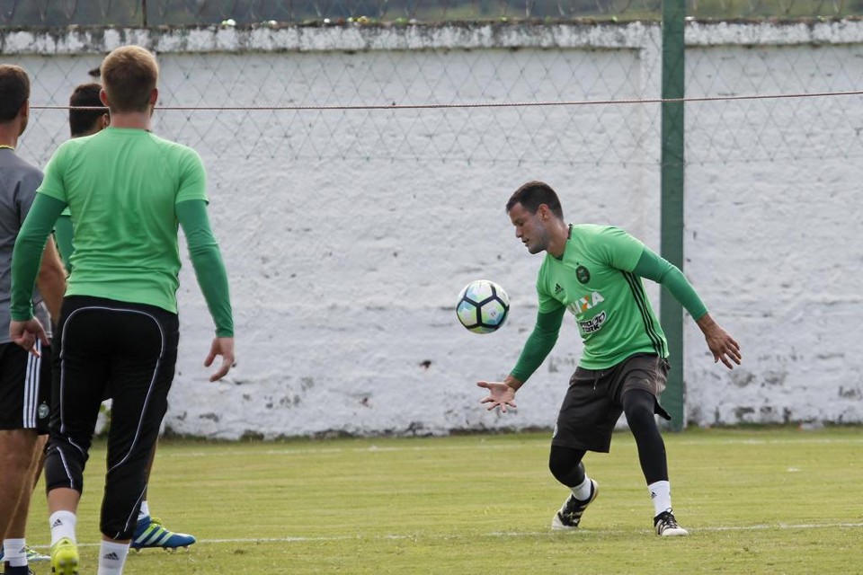 O goleiro Wilson participa do treinamento do Coritiba visando ao jogo com o ASA de Arapiraca. | Antônio More/Gazeta do Povo