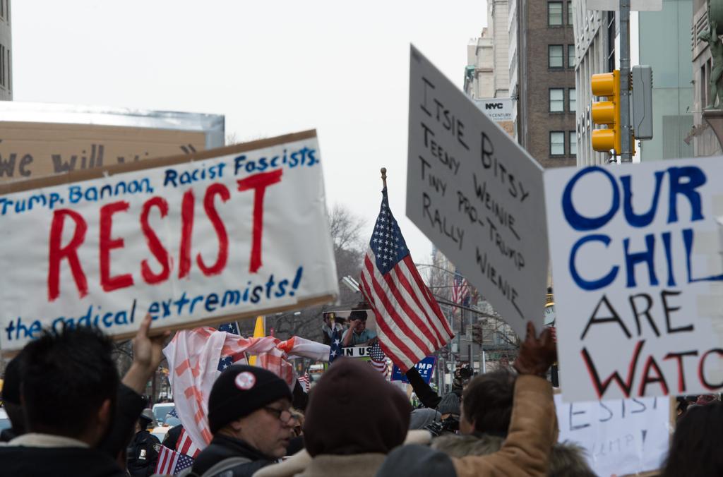 Em Nova York, manifestantes participam de protesto contra o decreto de Trump. | Bryan R. Smith/AFP