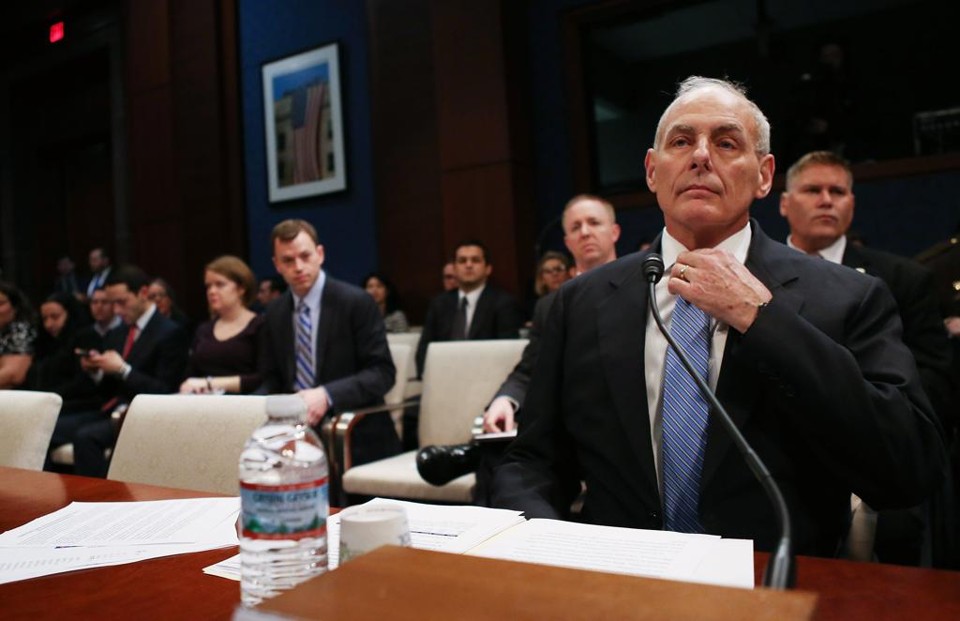 Secretário de Segurança dos EUA, John Kelly: “Se não quiserem cooperar com as senhas das mídias sociais, então não entram nos Estados Unidos” | MARIO TAMA/AFP