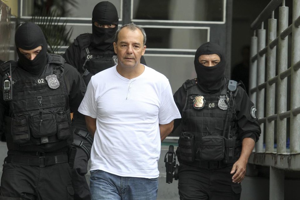Sérgio Cabral no IML de Curitiba em dezembro de 2016 | Rodrigo Félix/Gazeta do Povo