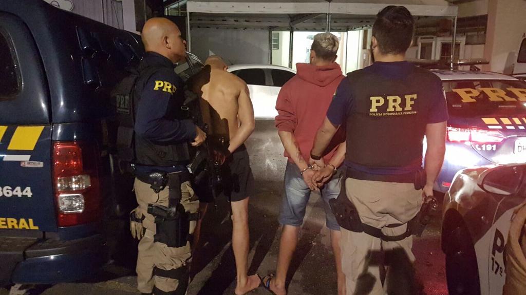 Detidos são suspeitos de participarem de assaltos a ônibus na região de Curitiba | PRF/Divulgação