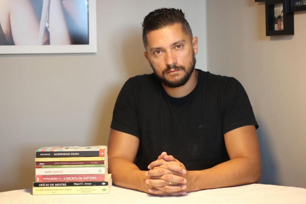 O professor Rudimar  Gomes Bertotti ainda não sabe se a grade horária permitirá que ele chegue em tempo para dar as aulas em tantos colégios diferentes. | /Arquivo pessoal