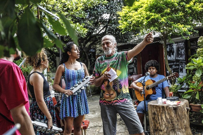 Moyses ramos comanda o bloco . | Jonathan Campos/Gazeta do Povo