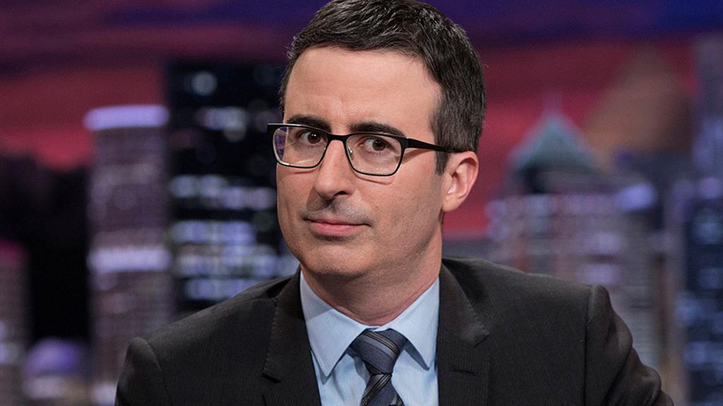John Oliver: fortes doses de humor político. | /Divulgação