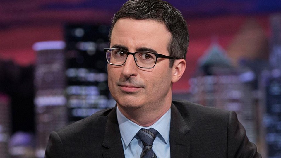 John Oliver: fortes doses de humor político. | /Divulgação
