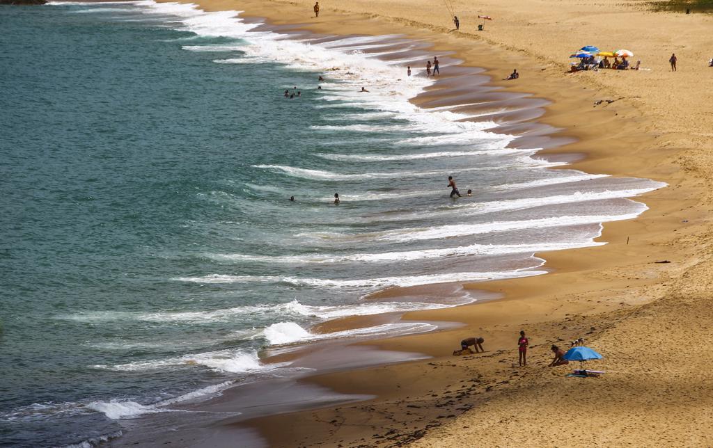 Além de uma orla bonita, praia do Estaleiro, em Balneário Camboriú, tem bons restaurantes | Daniel Castellano/Gazeta do Povo