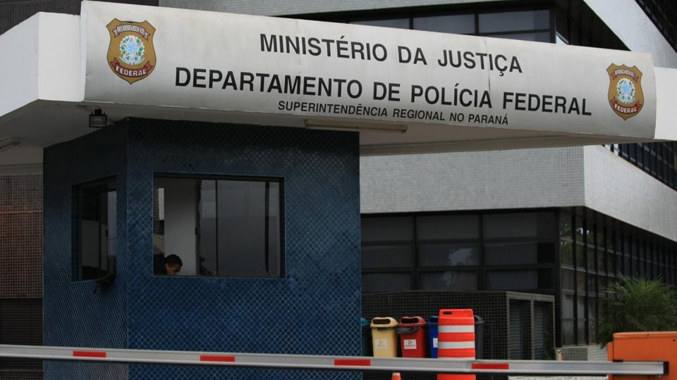 Presos serão trazidos para a superintendência da Polícia Federal,em Curitiba. | Ivonaldo Alexandre/Gazeta do Povo