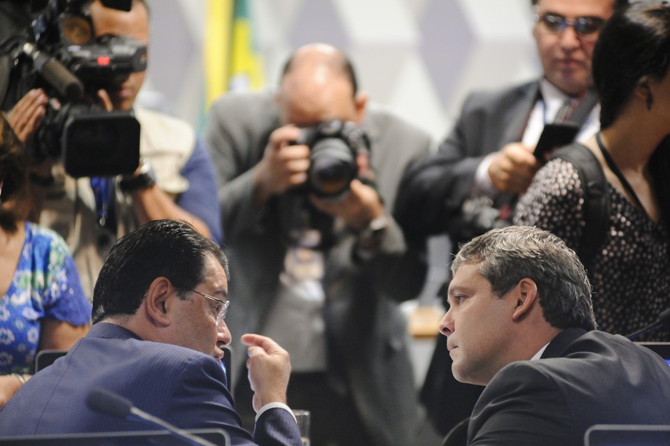 Eduardo Braga (PMDB- AM), relator da indicação de Alexandre de Moraes ao STF na CCJ, quer sabatina na quarta (15. Lindbergh Farias (PT-RJ) discorda | Pedro França/Agência Senado