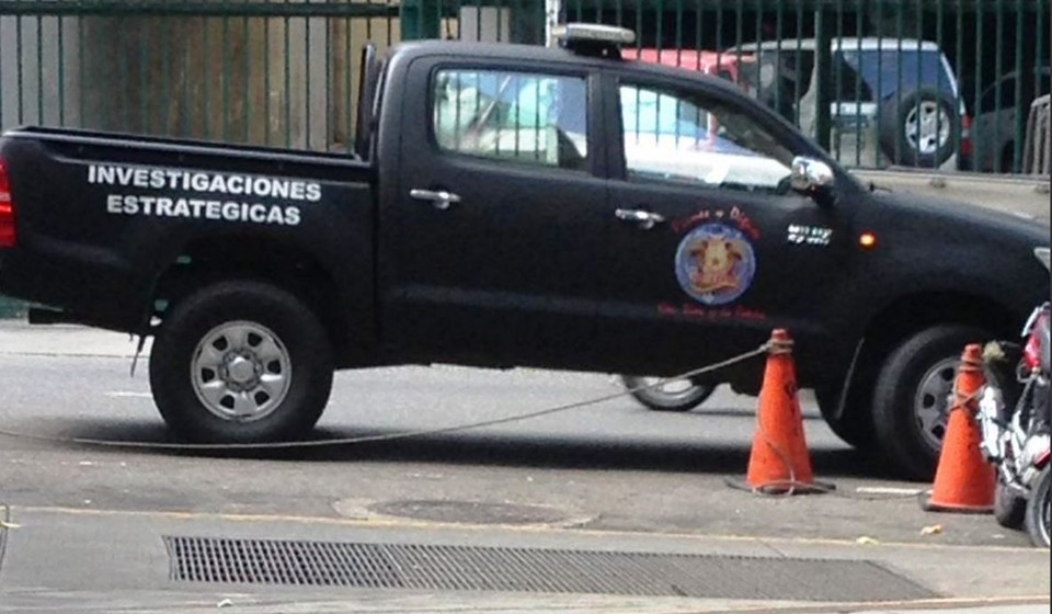 Imagem do automóvel do Sebin divulgada pela ONG Transparência Venezuela. | ONG Transparência Venezuela./Twitter/ Reprodução