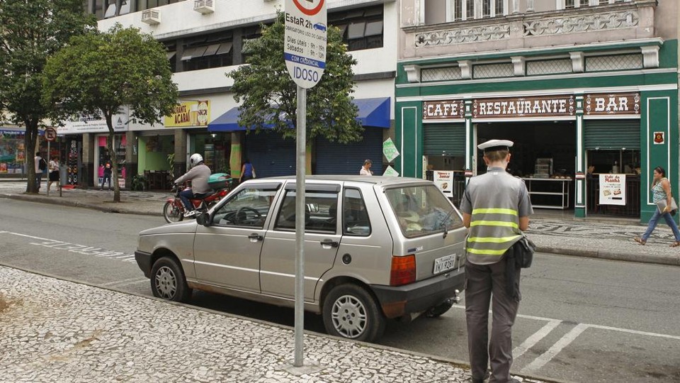 Multas poderão ser parceladas em até seis vezes | Antônio More /Gazeta do Povo