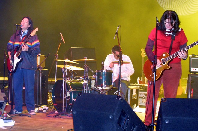 Breeders no Curitiba Pop Festival, em 2003. | Ivonaldo Alexandre/Gazeta do Povo