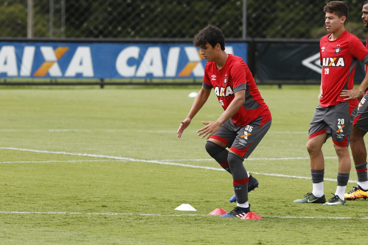 Matheus Anjos e Rossetto são dois jovens que estão confirmados no Atlético. | Antonio More/Gazeta do Povo
