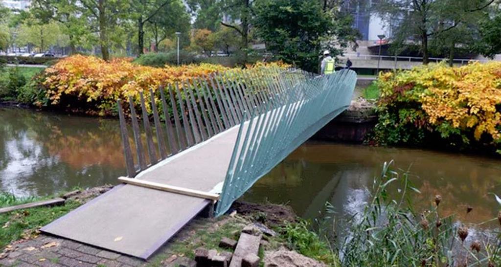 Primeira bioponte do mundo é feita com cannabis. Estrutura, instalada no campus da universidade de Eindhoven, passa por testes. | Consulado Holandês em Nova York/Reprodução do Twitter/