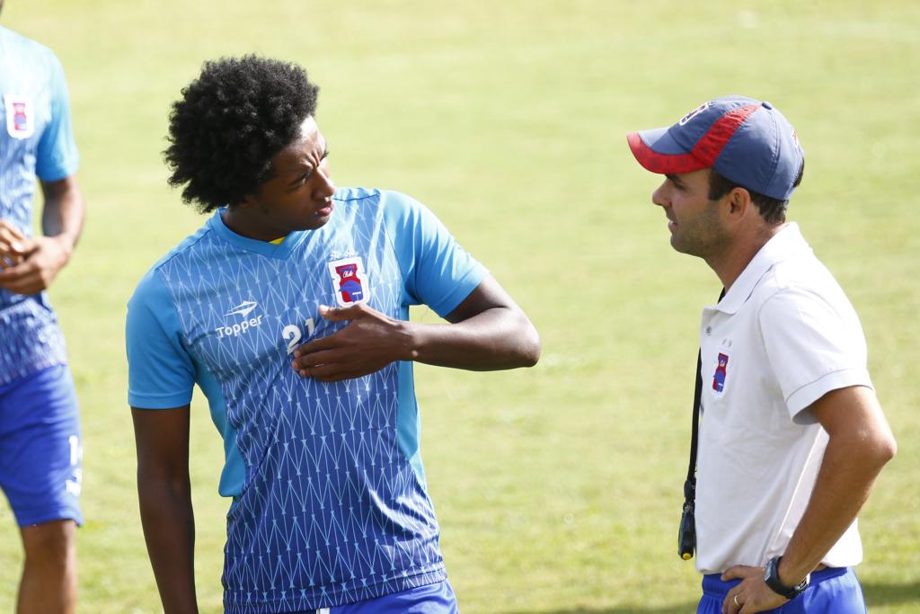 O meia Guilherme Biteco e membro da comissão técnica do Tricolor. Jogador deve ganhar chance como titular. | Aniele Nascimento/Gazeta do Povo