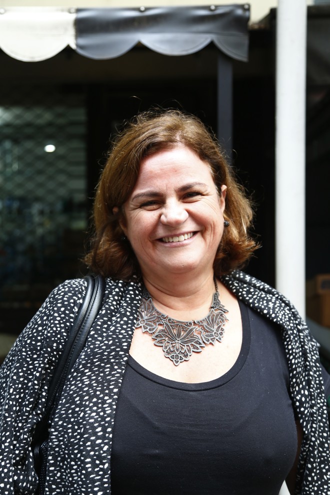 “Não tenho meu voto definido ainda porque sou meio contra os políticos ‘de carreira’, pelo menos os atuais, que já estão por aí. Quanto aos novos, eu teria que conhecer bem, saber quem são, quais são os objetivos, sabe? Ter um embasamento para poder votar.” (Maria Koehler Mascari, 58, secretária) | Henry Milleo/Gazeta do Povo