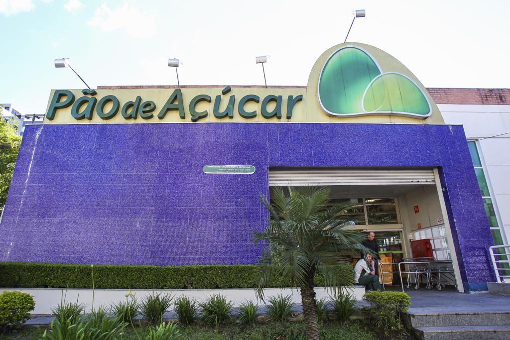 Coincidência ou não, os preços no varejo das carnes bovinas, do frango e de embutidos, como salsicha e linguiça, recuaram na última semana. | Daniel Castellano/Gazeta do Povo