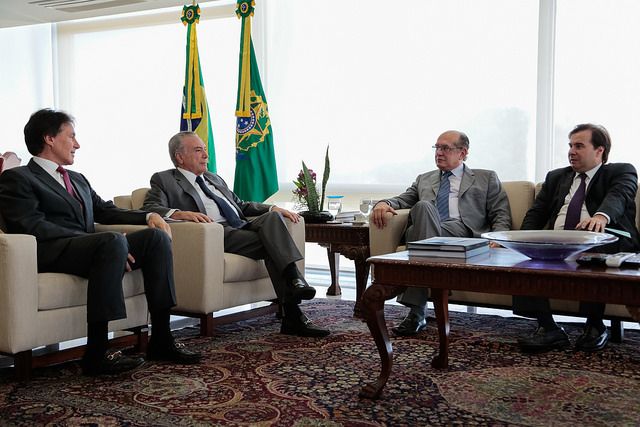 Reunião no Planalto: Presidente Michel Temer se encontrou com Eunício Oliveira (Senado), Rodrigo Maia (Câmara) e Gilmar Mendes (TSE) para discutir reforma política. | Pedro Corrêa/PR
