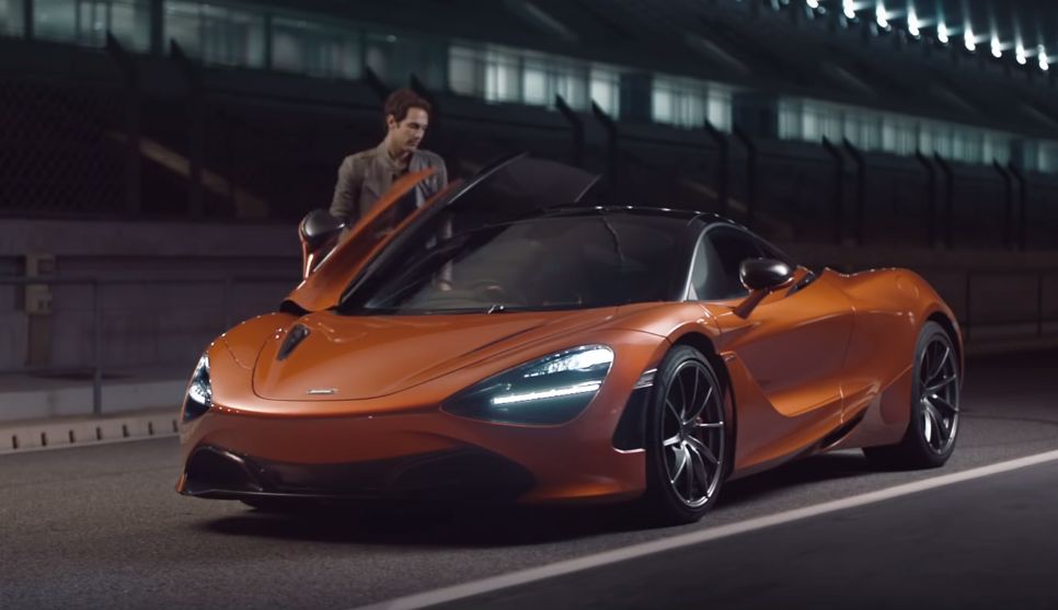 McLaren usa a voz de Ayrton Senna para ‘conversar’ com sobrinho Bruno Senna (foto) e promover o lançamento do superesportivo 720S. | Reprodução/YouTube