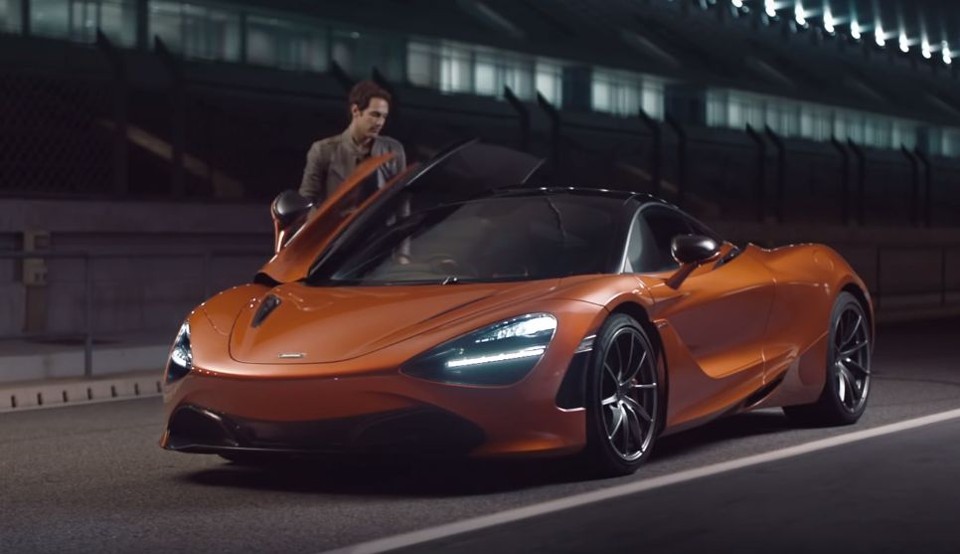 McLaren usa a voz de Ayrton Senna para ‘conversar’ com sobrinho Bruno Senna (foto) e promover o lançamento do superesportivo 720S. | Reprodução/YouTube