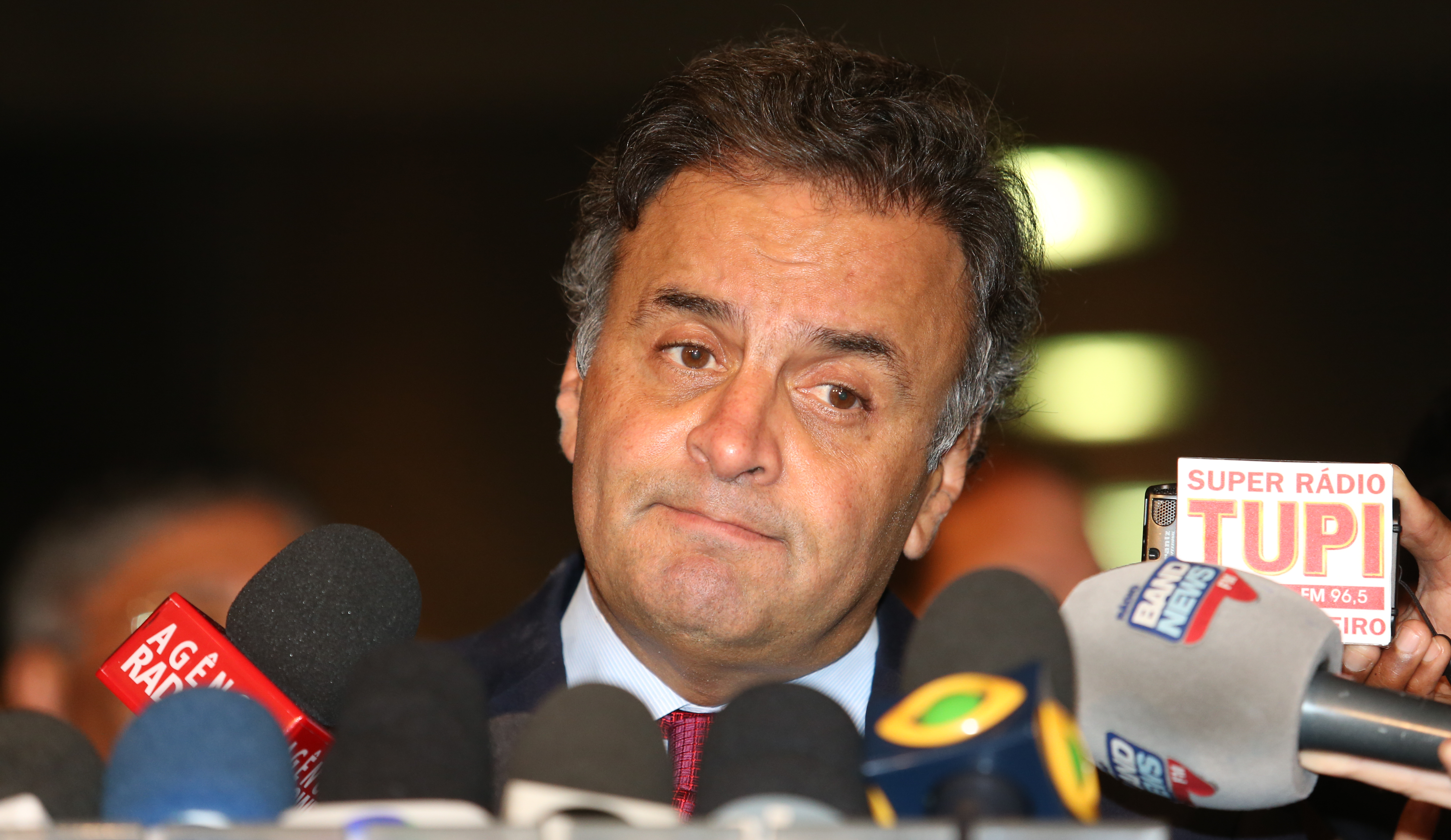 Aécio: “Ninguém me convence de que quem rouba e assalta o Estado pode ser igual a um cara que recebeu 100 pratas para se eleger”. | Lula Marques/Agência PT