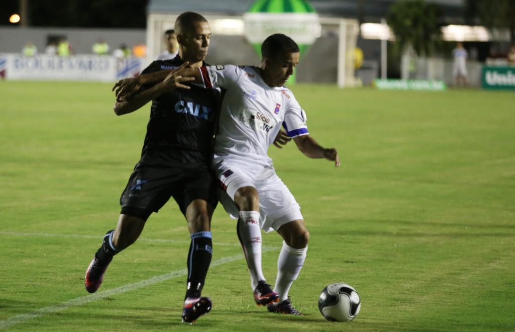 Matheus Carvalho marcou o gol de empate do Paraná contra o Londrina. | Roberto Custódio/Gazeta do Povo