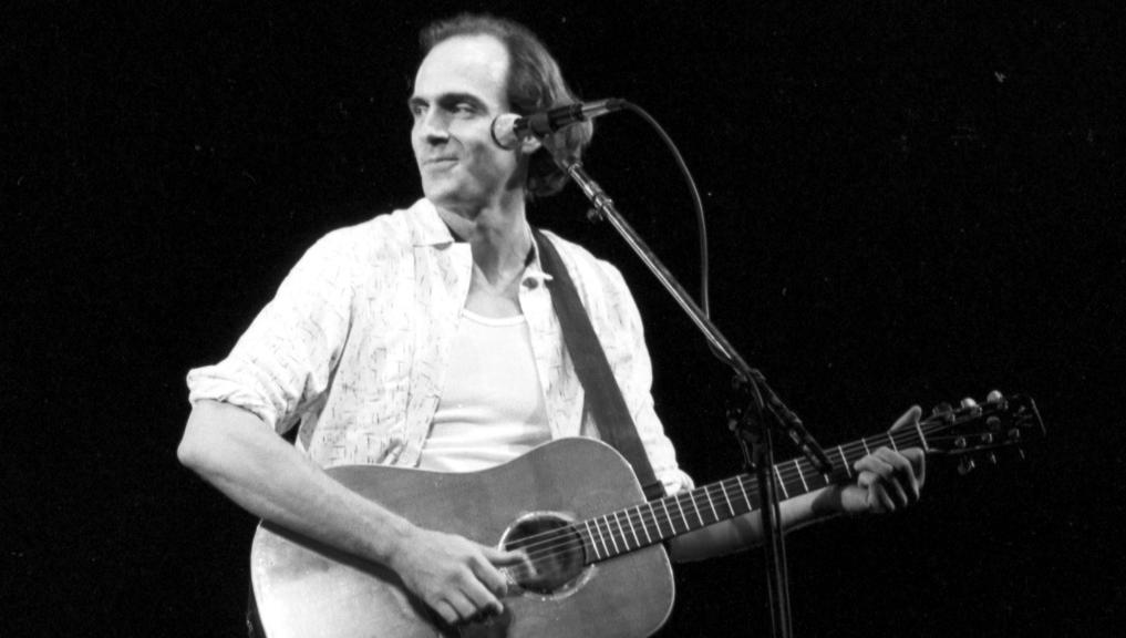 James Taylor durante seu histórico show no Rock in Rio de 1985. | Divulgação/
