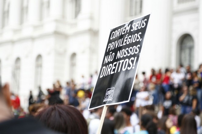 Praça Santos Andrade é o ponto de encontro dos manifestantes. | Henry Milleo/Gazeta do Povo