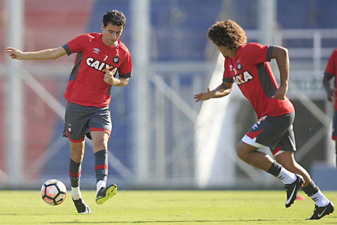 Atacante Pablo e meia Felipe Gedoz no treino rubro-negro. | Albari Rosa/Gazeta do Povo