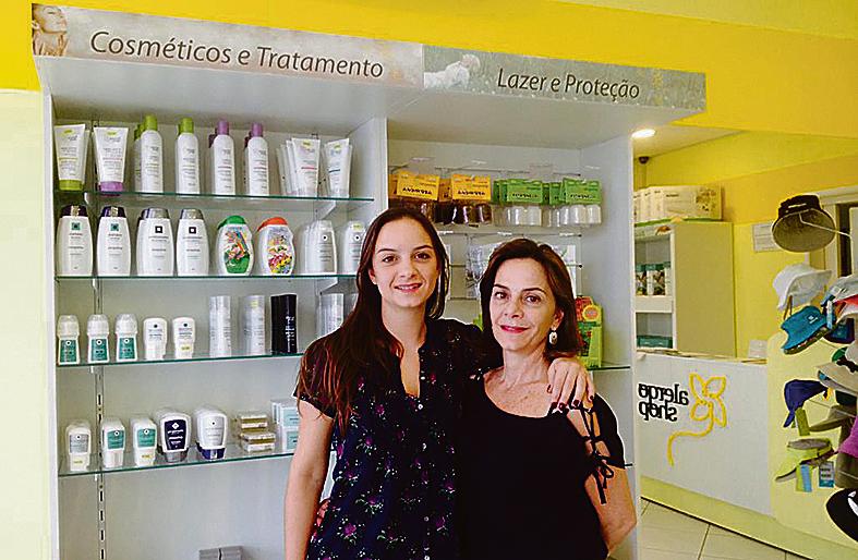 Na foto, Sarah Lazaretti (à dir) e a filha, Marina, a grande inspiração da Alergoshop. | /